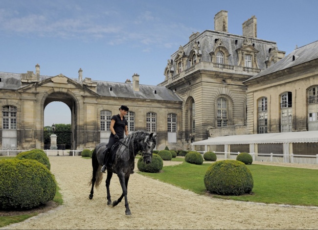 domaine de cahntilly Grand Stables .jpg