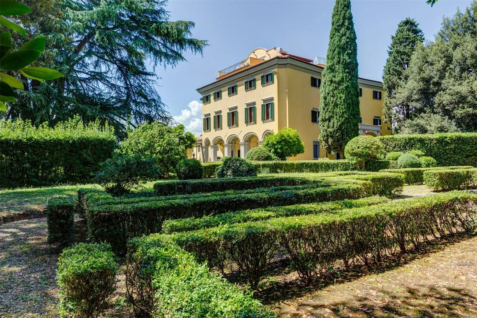 15th Century Villa Complex Near Florence