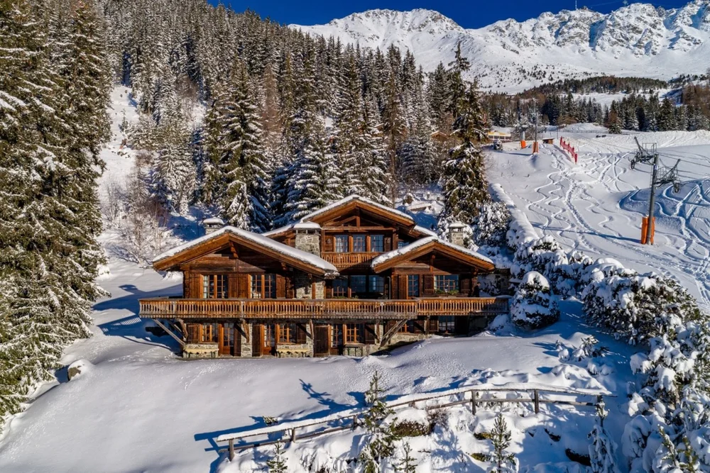 Trois Toits Chalet in the heart of the Swiss Alps — Francis York
