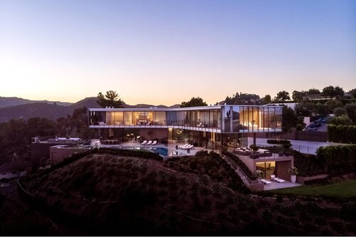 The Orum Residence, a UFO in Bel-Air