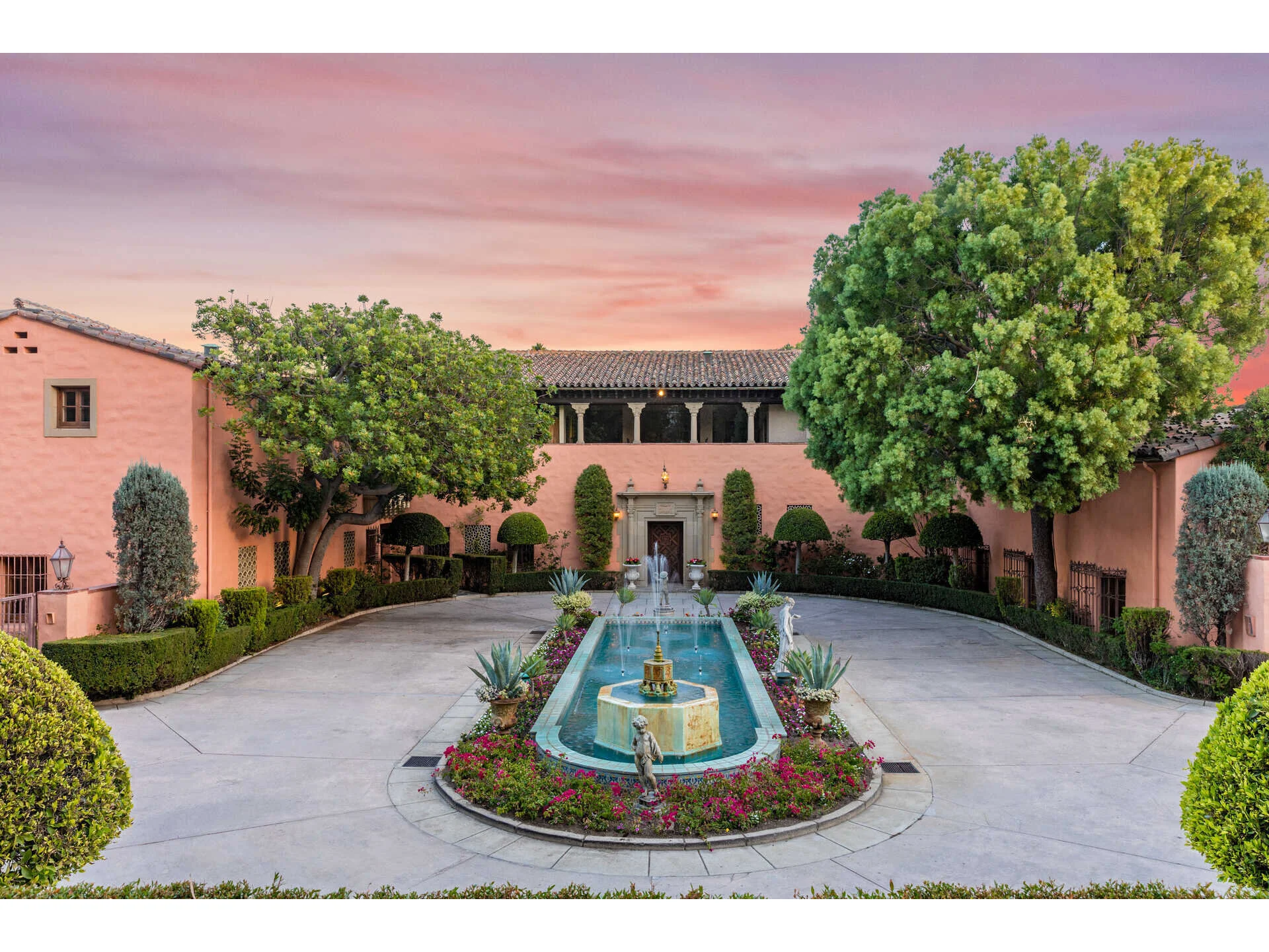 The Beverly House is a True Hollywood Home... — Francis York