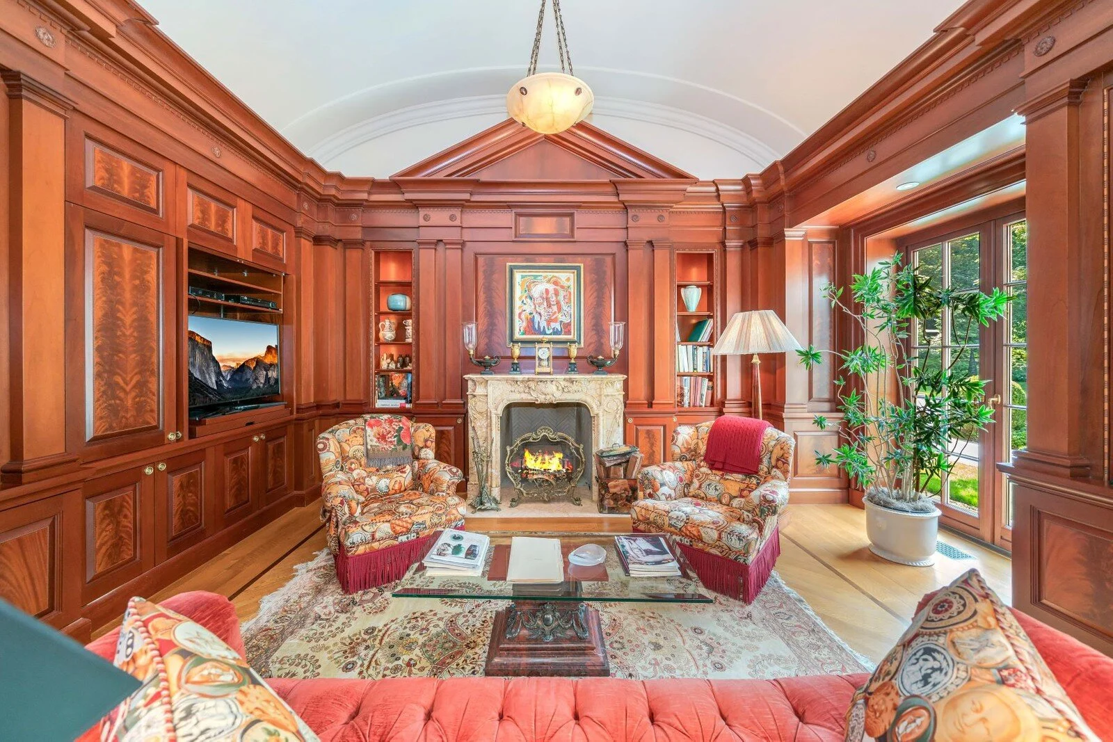 This Custom-Designed Family Home Looks Like a Postcard for the American ...