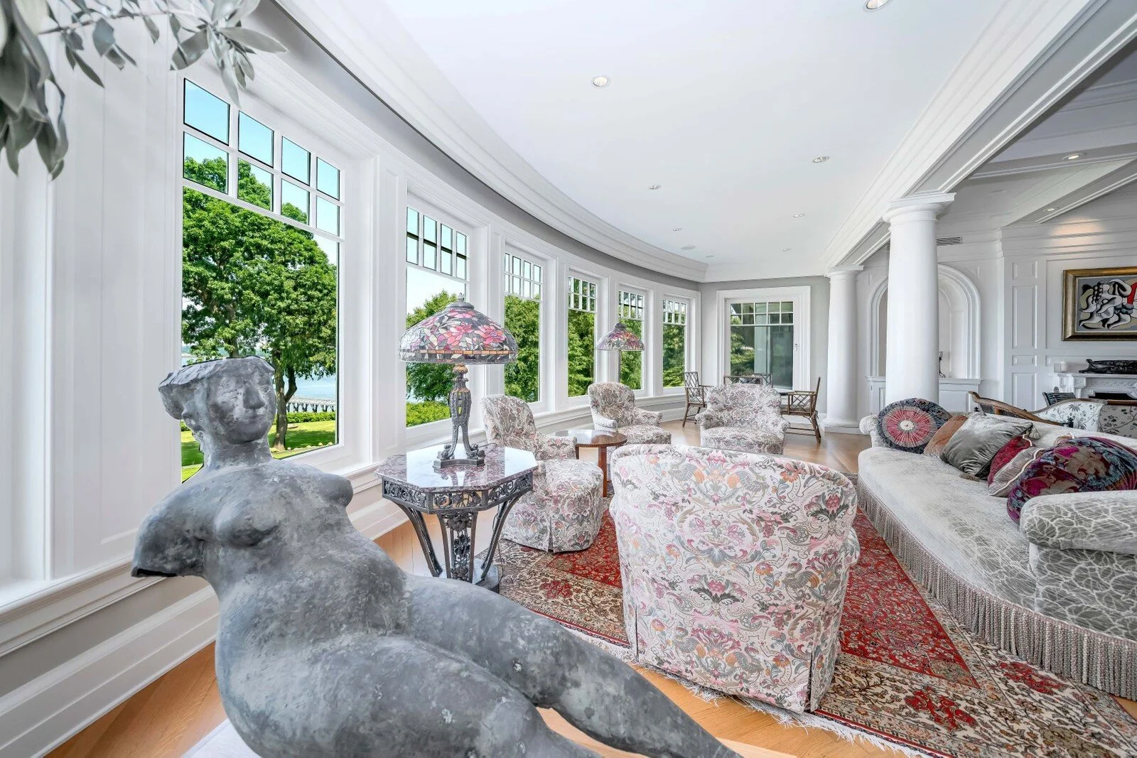 This Custom-Designed Family Home Looks Like a Postcard for the American ...