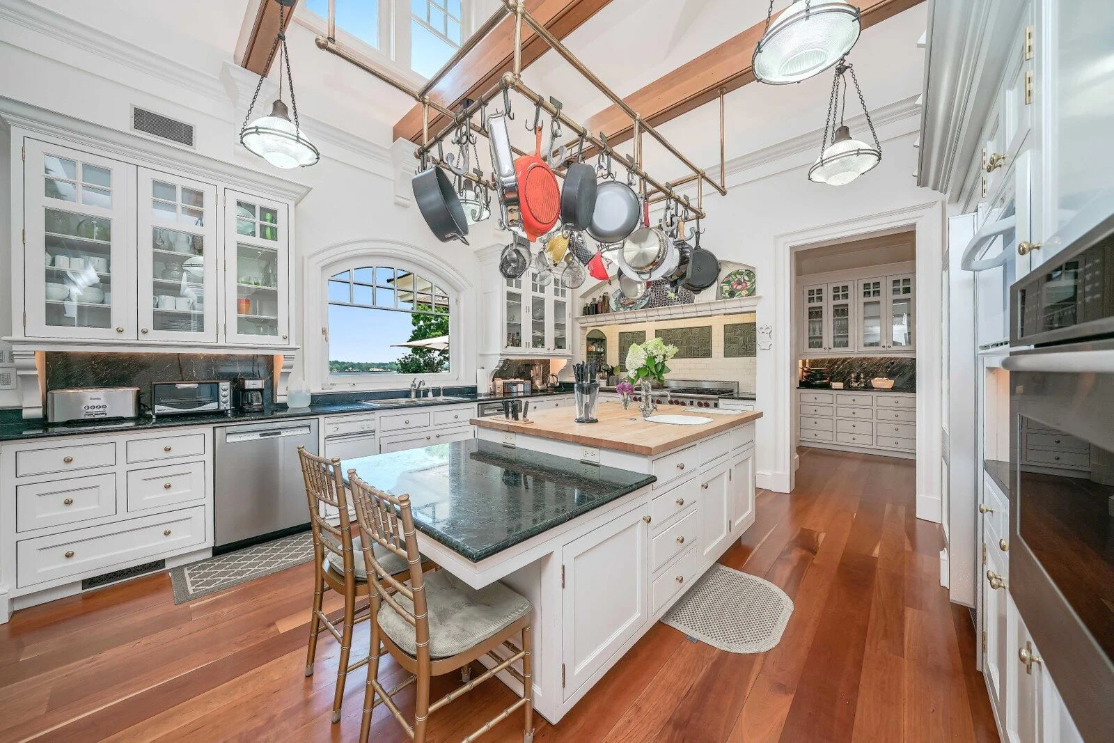 This Custom-Designed Family Home Looks Like a Postcard for the American ...
