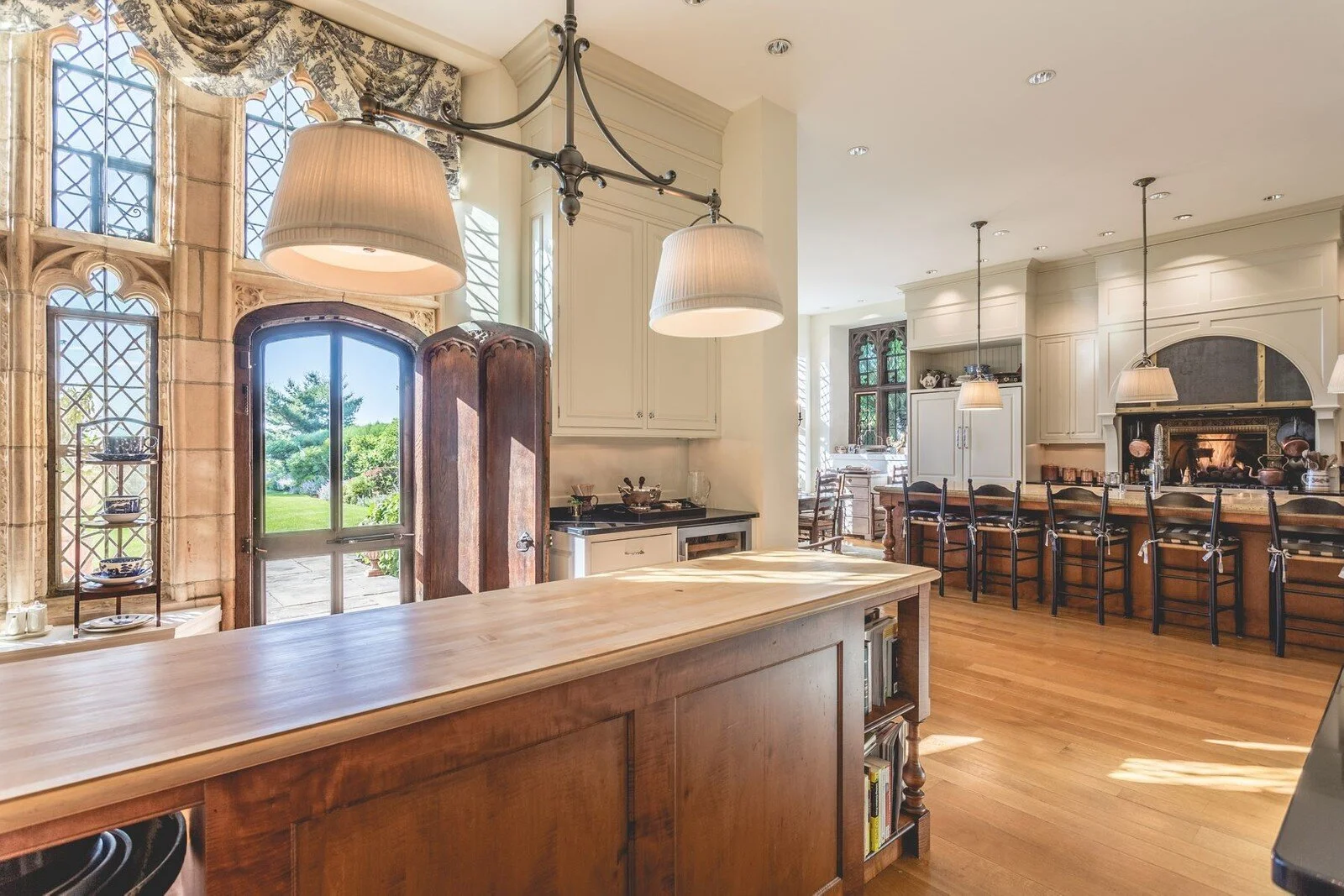 Guildford Manor is an English Tudor Estate...in Pennsylvania [Video