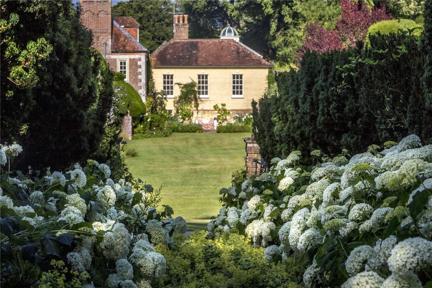 Reddish House, Cecil Beaton’s ‘Dream Home’ is On the Market for £4M ...