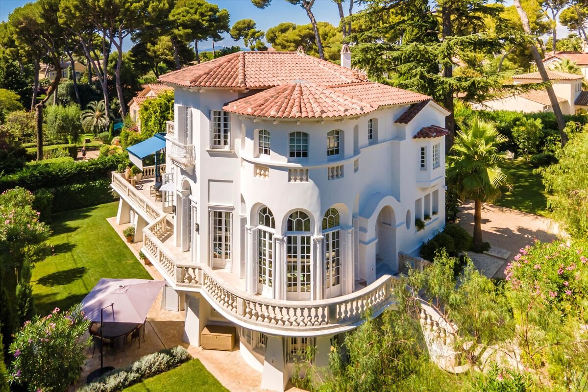 A Belle Epoch Villa on Cap d'Antibes — Francis York