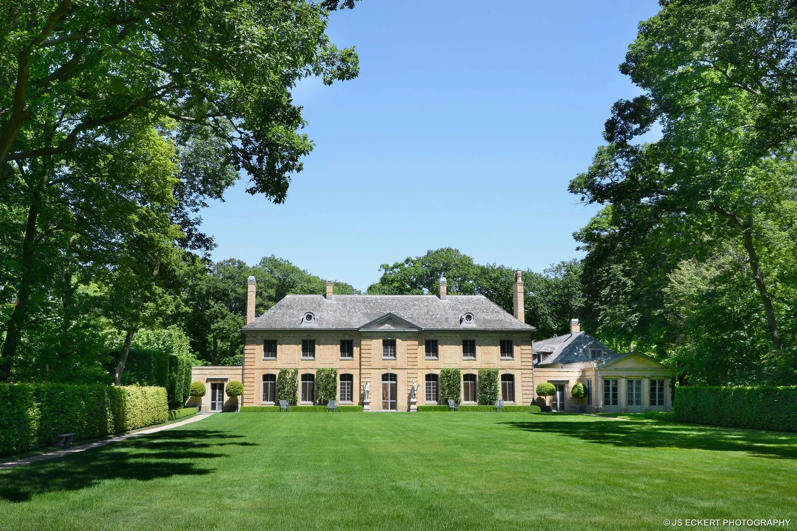 A David Adler 'La Lanterne' Estate in Lake Bluff, Illinois — Francis York