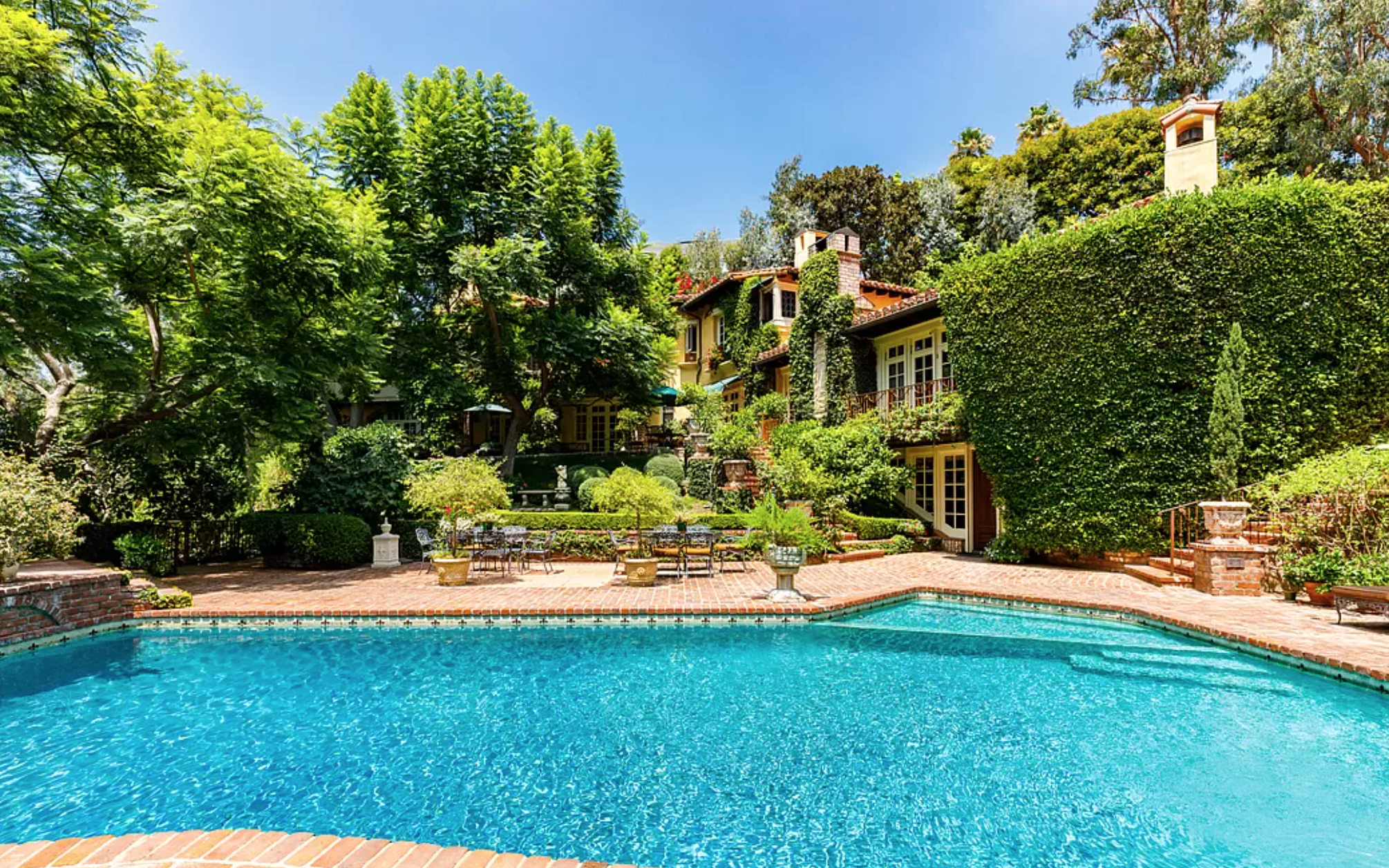 Priscilla Presley’s Tuscan-Inspired Estate in the Heart of Beverly Hills 