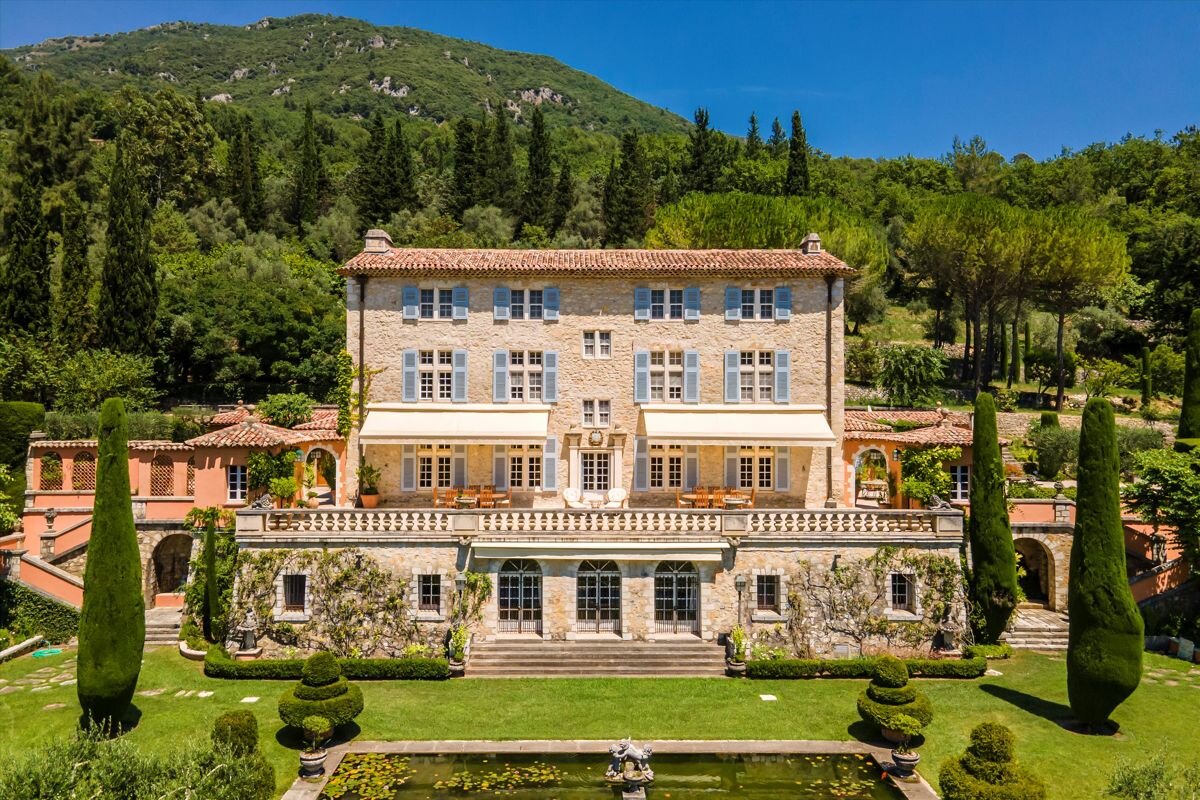 A 14th Century Château Set in a 12-Acre Walled Park
