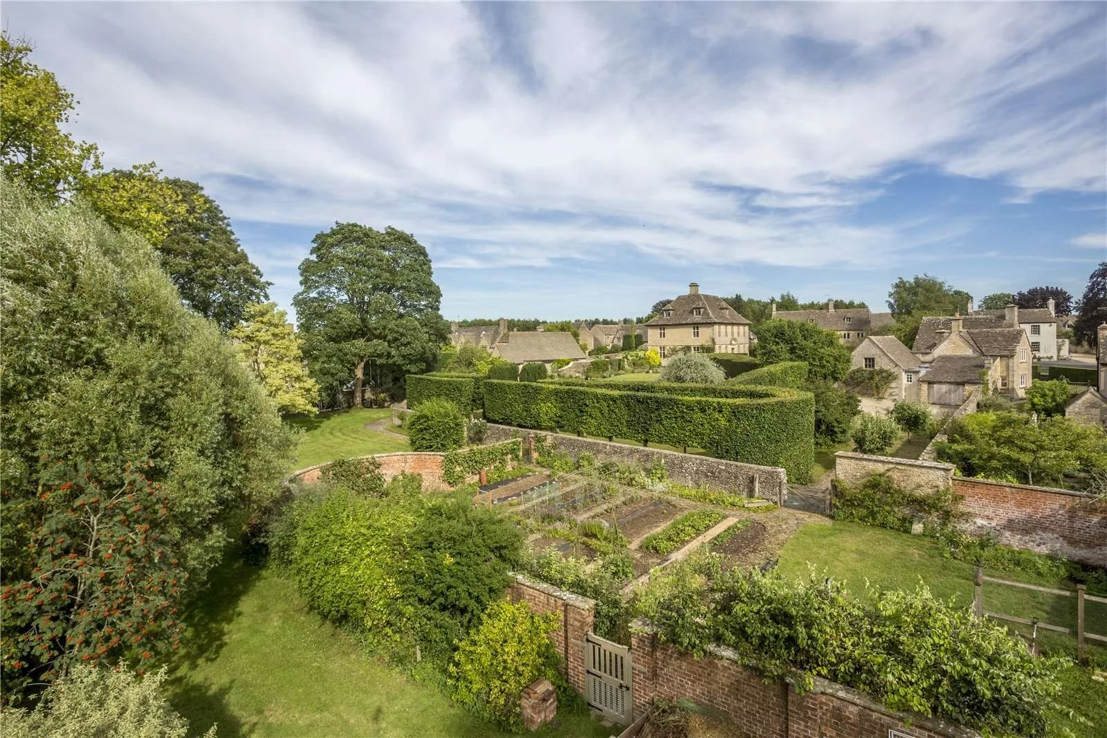 Poulton Manor is the Quintessential Cotswolds Village House — Francis York