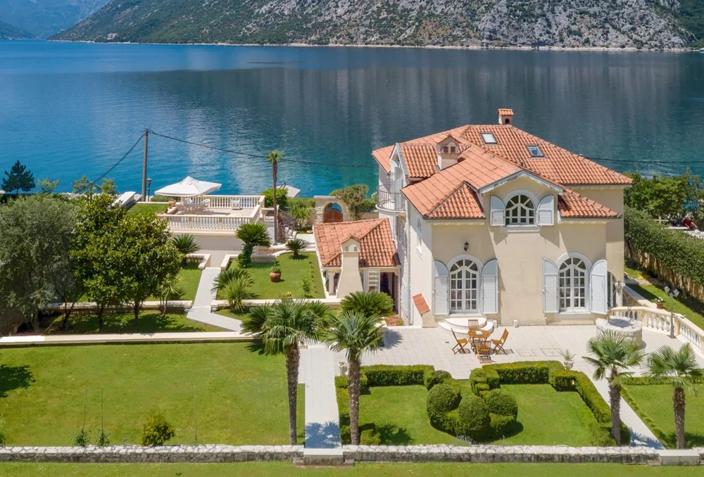 Exclusive Waterfront Villa In Montenegro — Francis York