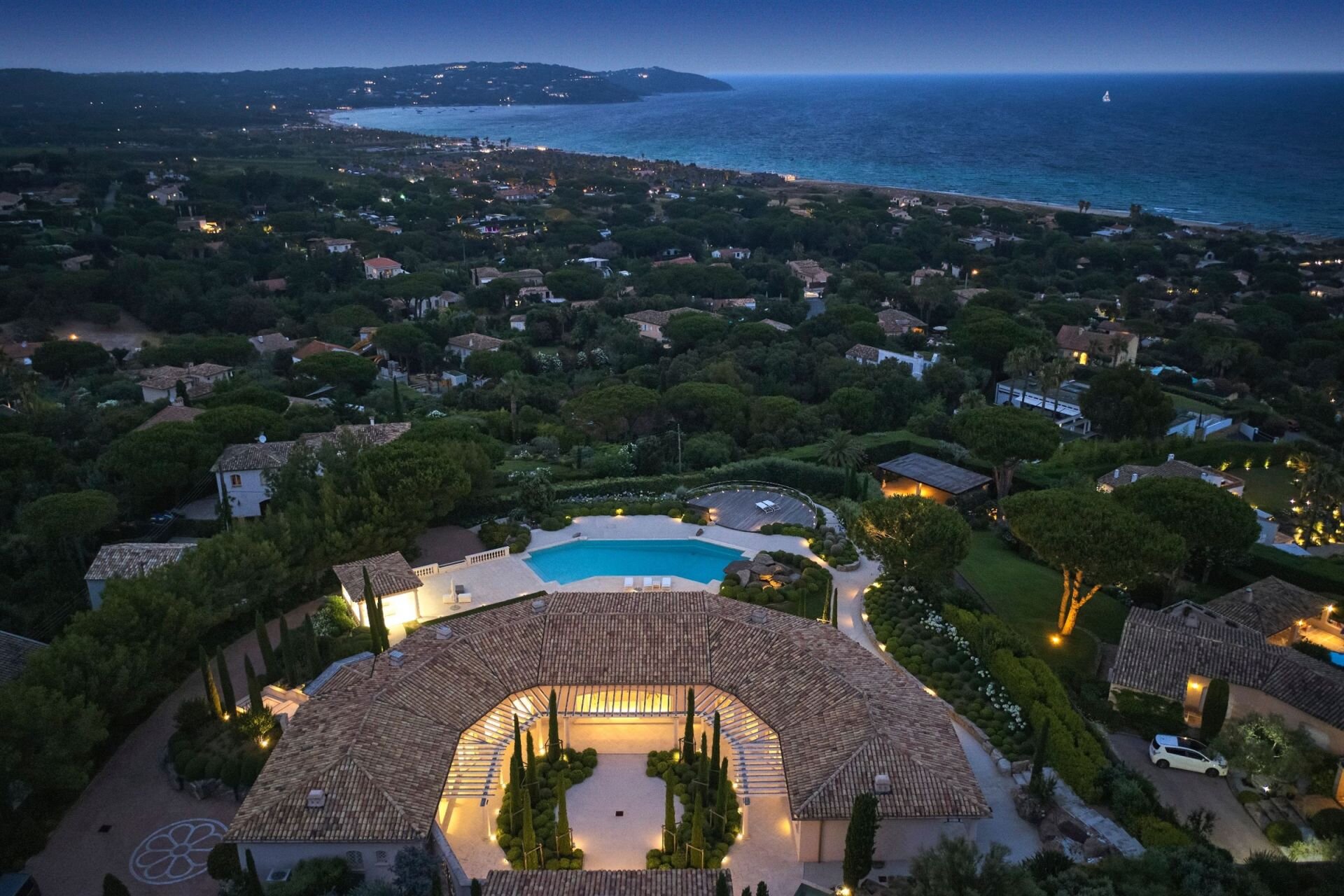French Riviera Villa Overlooking the Bay of Pampelonne — Francis York