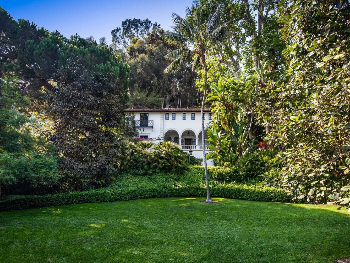 A 1930's Estate in Santa Monica Hits the Market