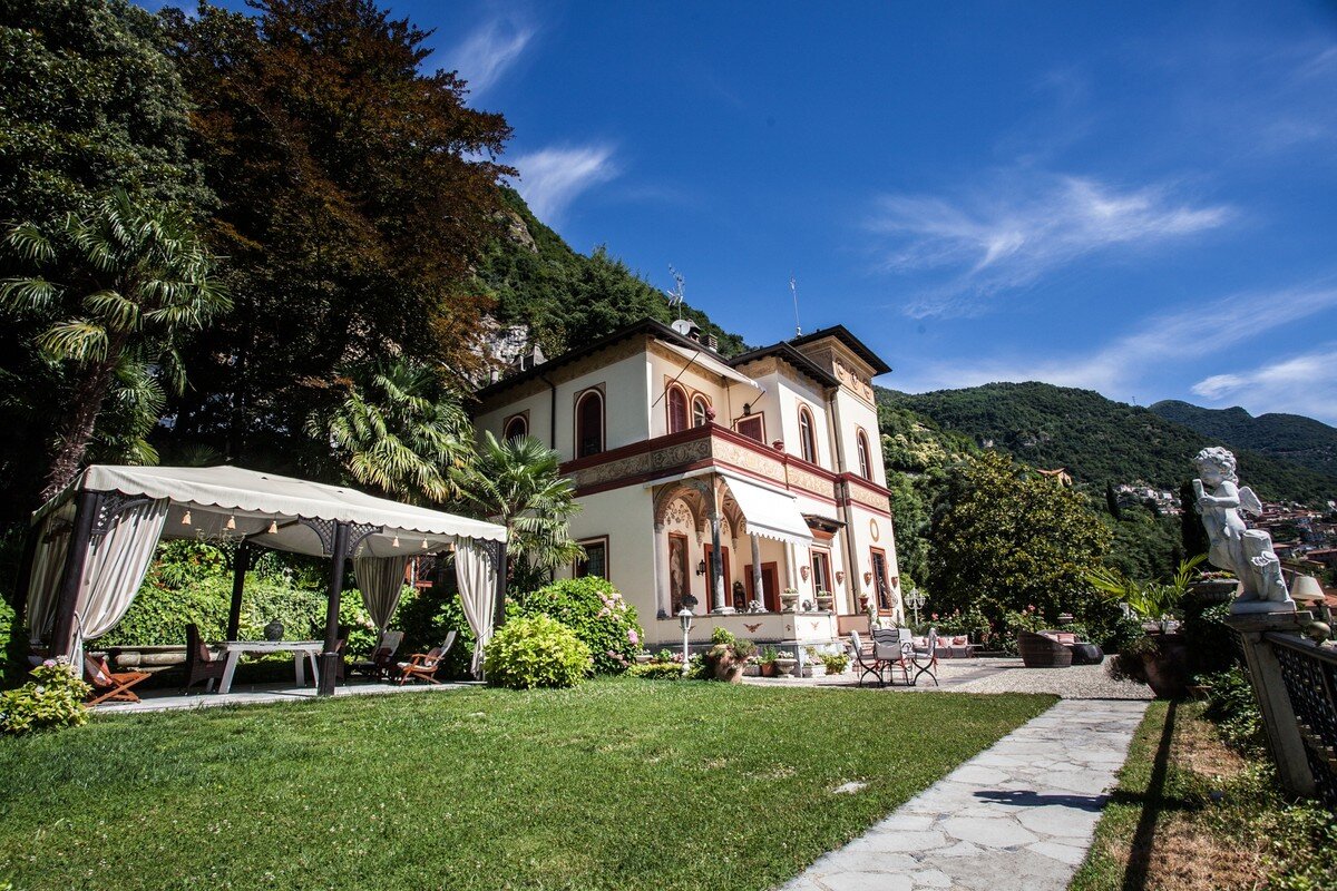 Francis York Luxury Villa on Lake Como3.jpg