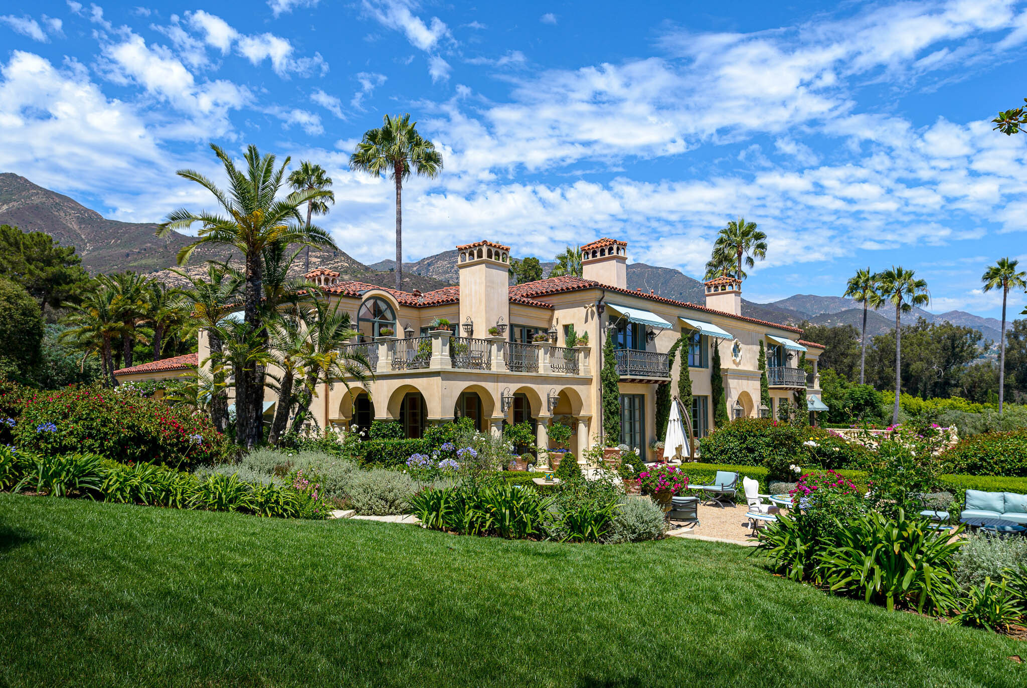 Francis York Casa Leo Linda, a Montecito Mediterranean Mansion15.jpg