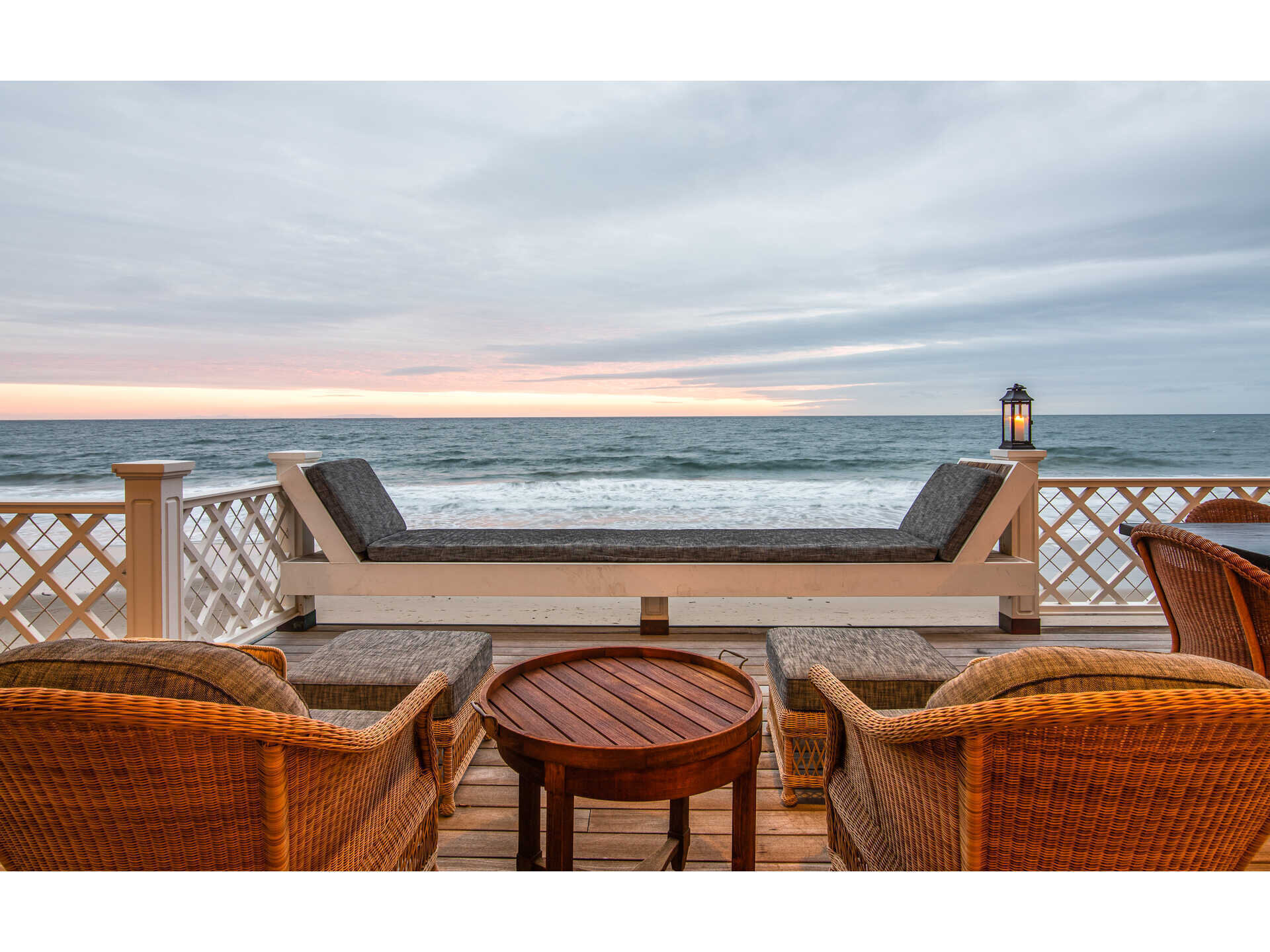 Francis York A Resort Developer’s Oceanfront Malibu Mansion18.jpg