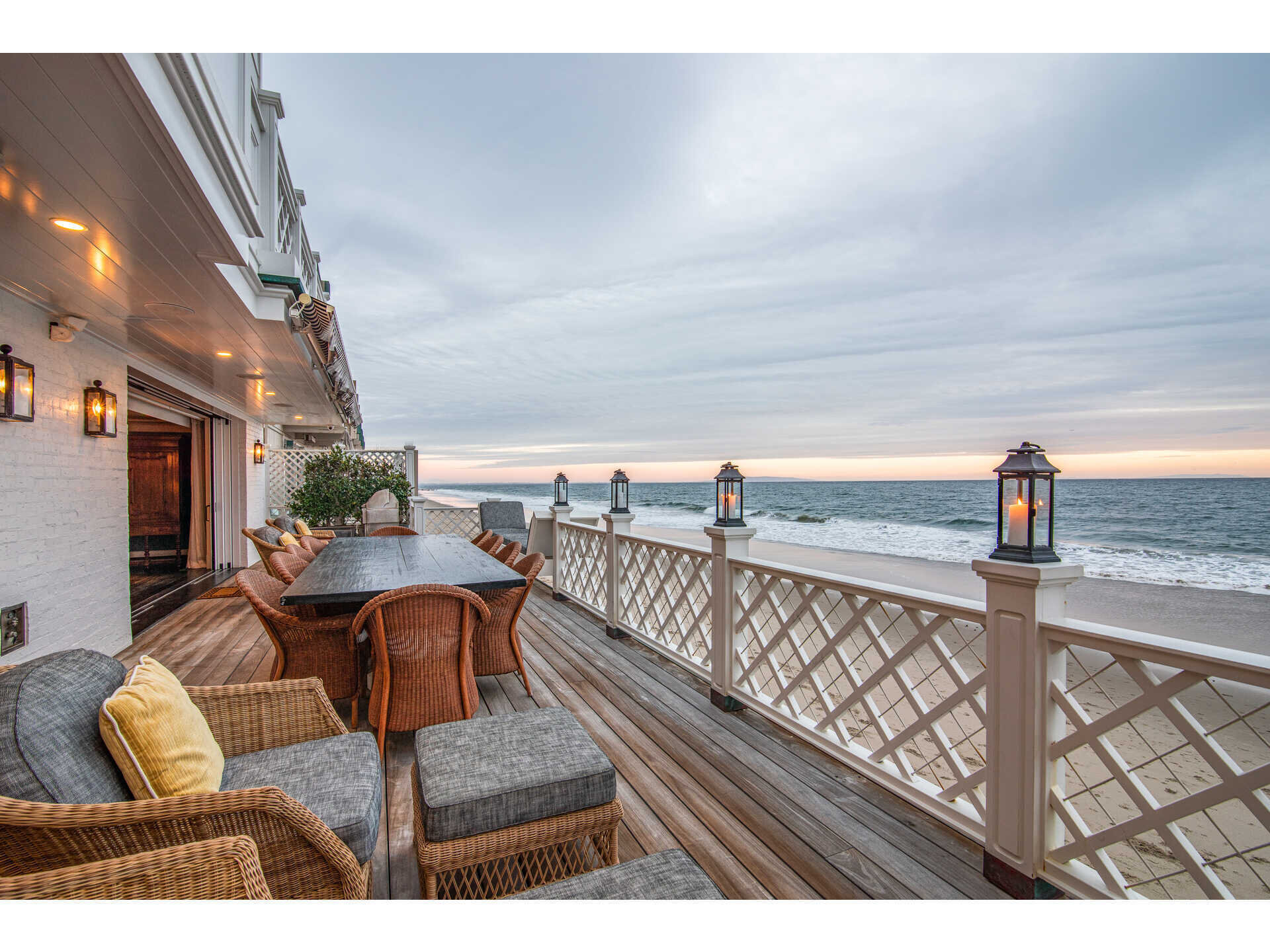 Francis York A Resort Developer’s Oceanfront Malibu Mansion26.jpg