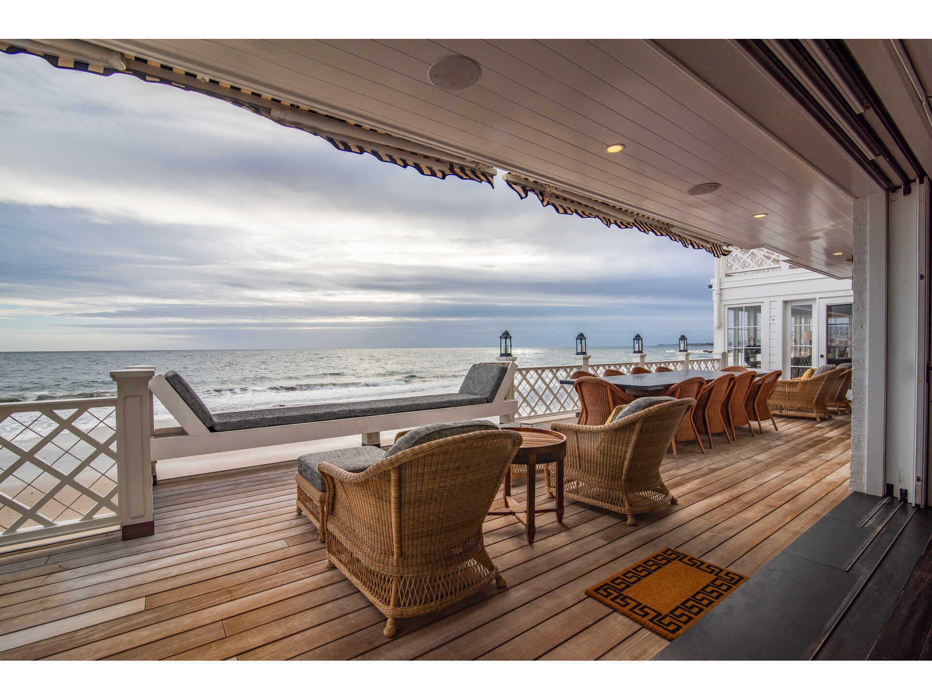 Francis York A Resort Developer’s Oceanfront Malibu Mansion19.jpg