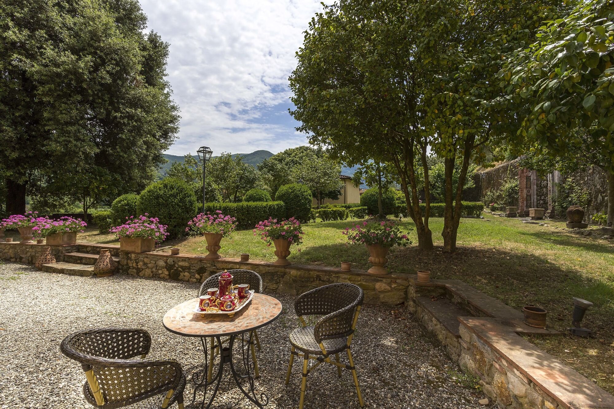 Francis York A Portfolio of Luxury Tuscan Villa Rentals is Coming to Auction12.jpeg