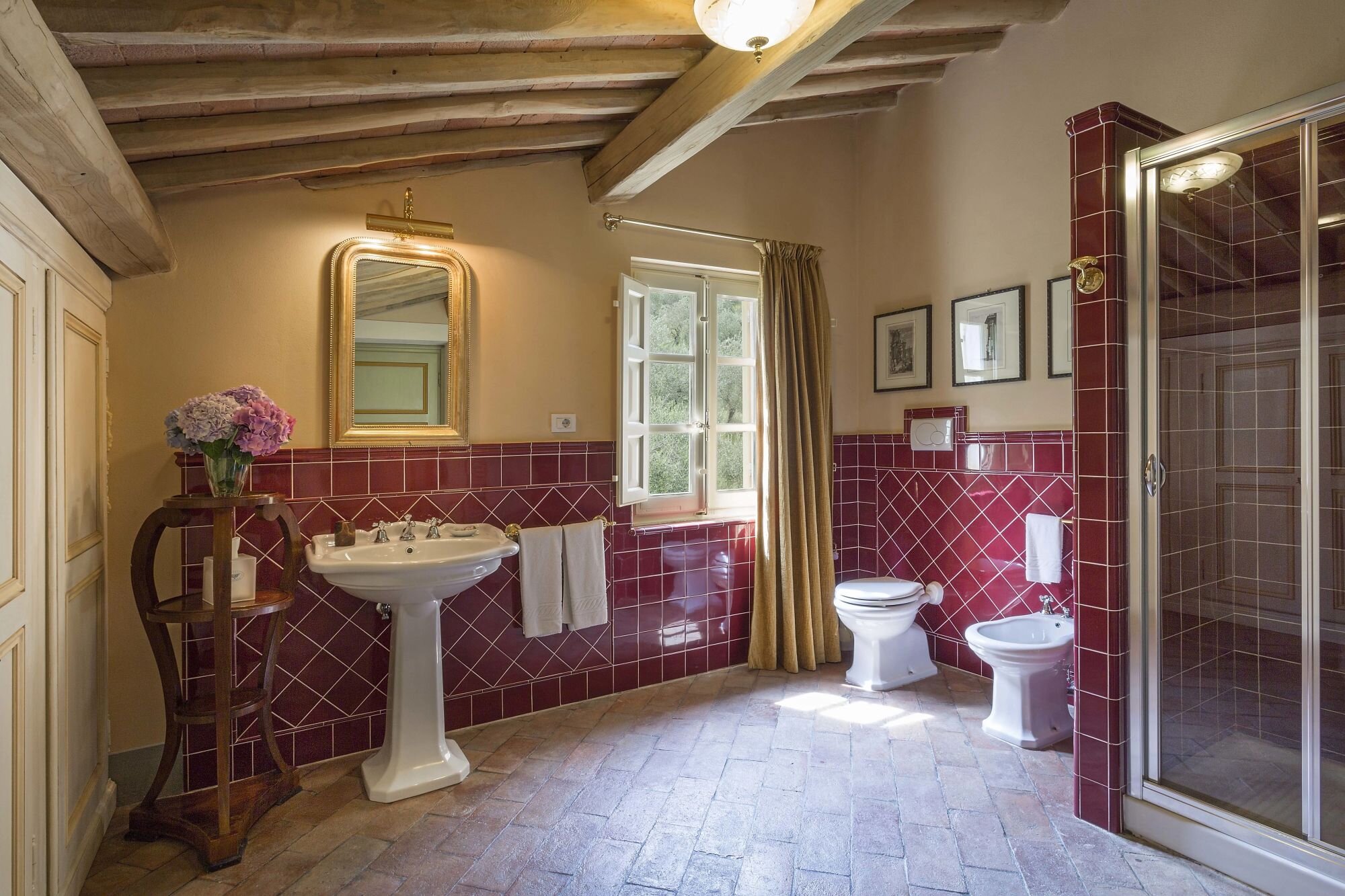 Francis York A Portfolio of Luxury Tuscan Villa Rentals is Coming to Auction30.jpeg