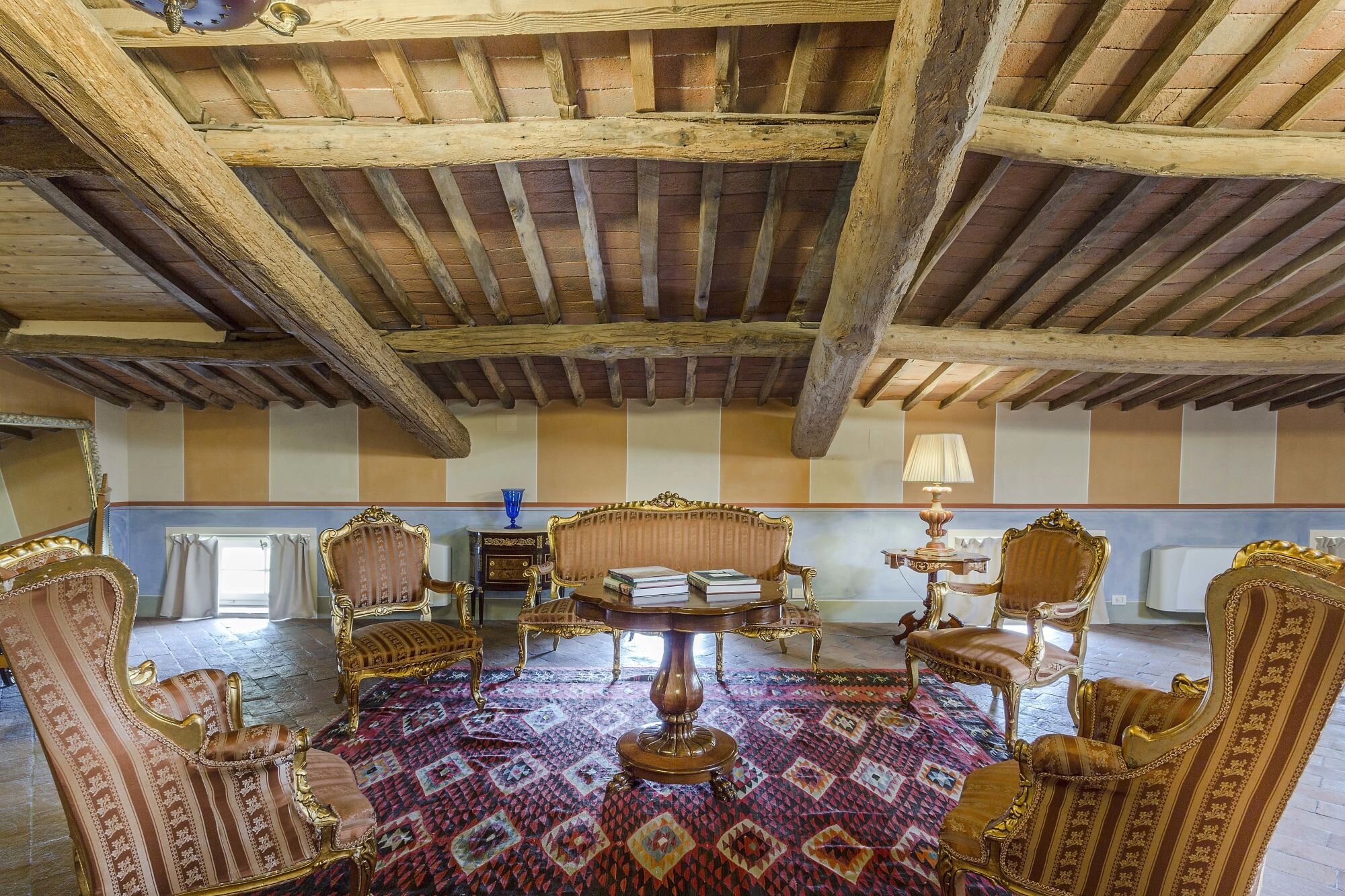 Francis York A Portfolio of Luxury Tuscan Villa Rentals is Coming to Auction32.jpeg