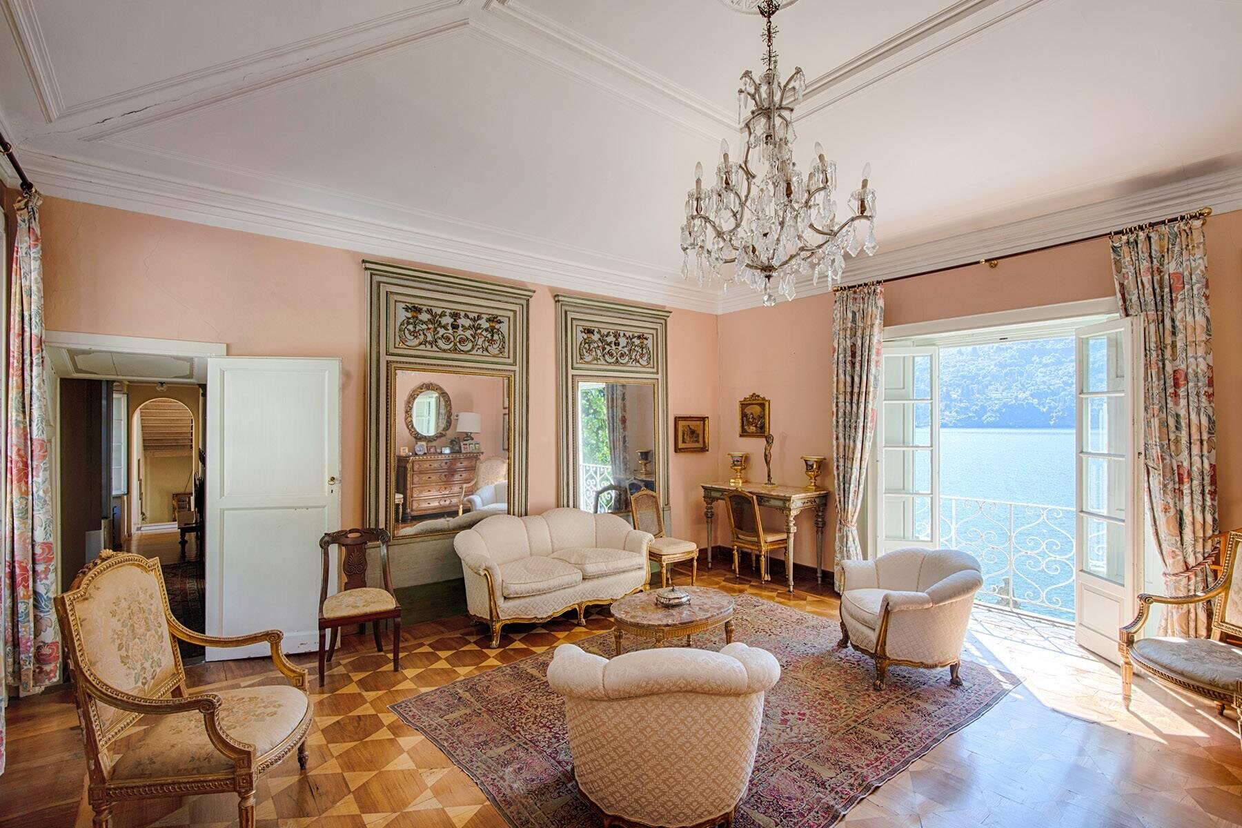 Francis York 18th Century Villa with Park on Lake Como 38.jpg