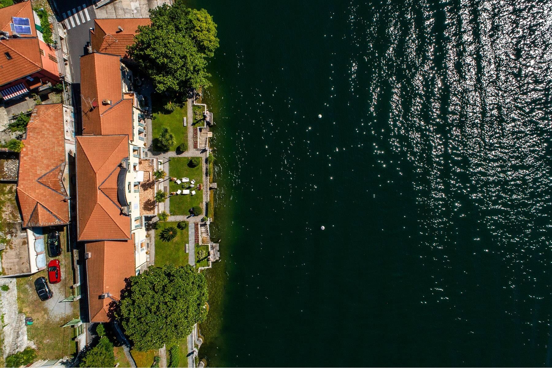 Francis York 18th Century Villa with Park on Lake Como 6.jpg