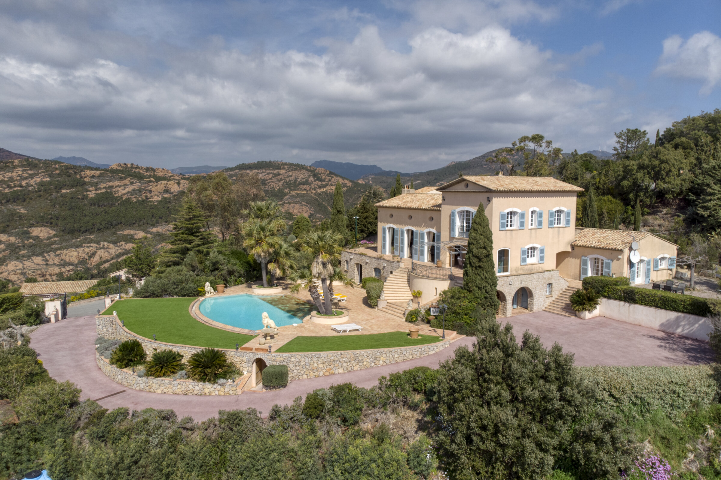 Francis York French Riviera Bastide With Panoramic Views 22.jpeg