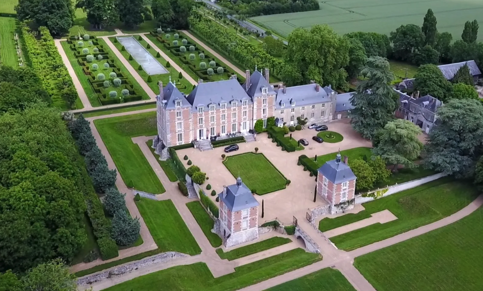 Francis York Loire Valley Chateau with French Formal Gardens 2.png