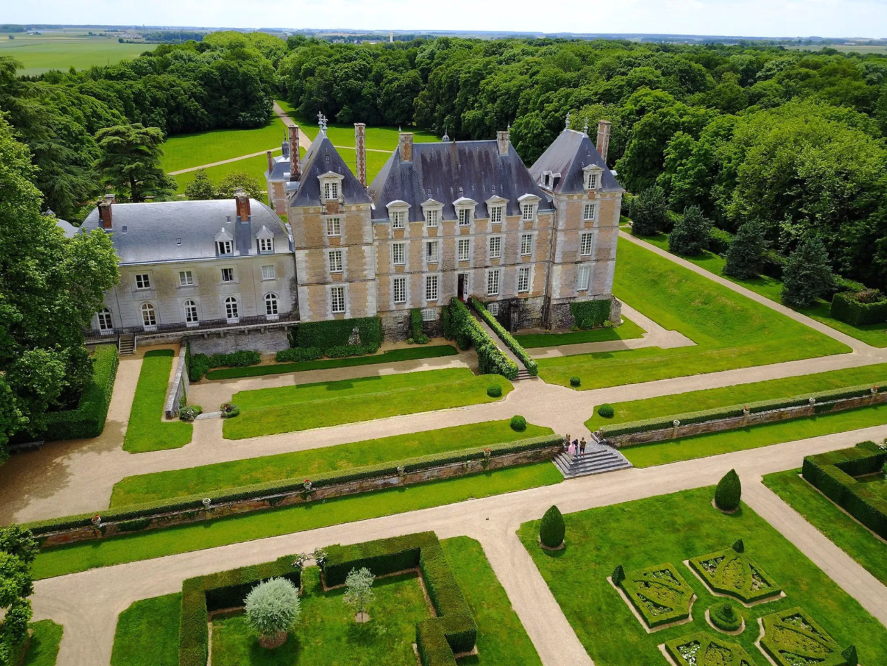 Francis York Loire Valley Chateau with French Formal Gardens 5.png