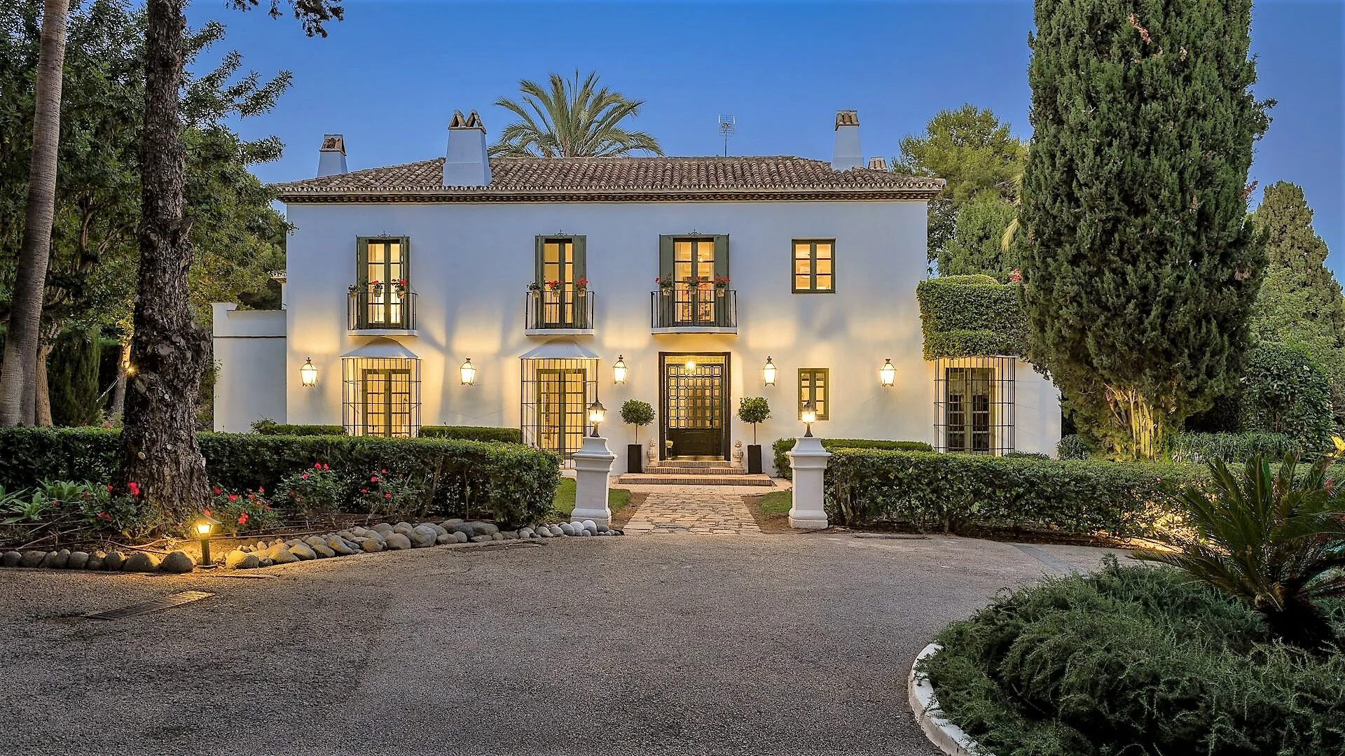 Tuscan-Style Villa on Marbella’s Golden Mile 