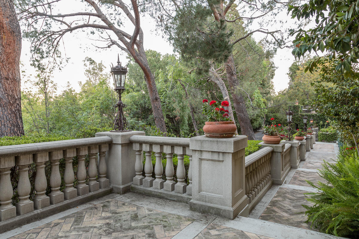 Francis York An Iconic Pasadena Estate Built in the Roaring Twenties 66.jpg