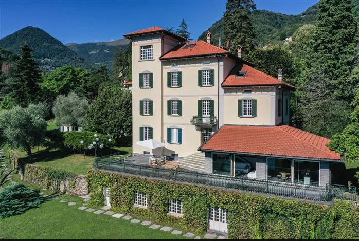 Francis York Private Estate Overlooking Lake Como 4.png