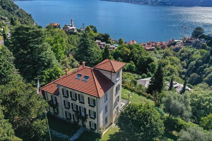 Francis York Private Estate Overlooking Lake Como 27.png