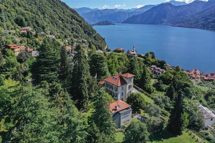 Francis York Private Estate Overlooking Lake Como 29.png