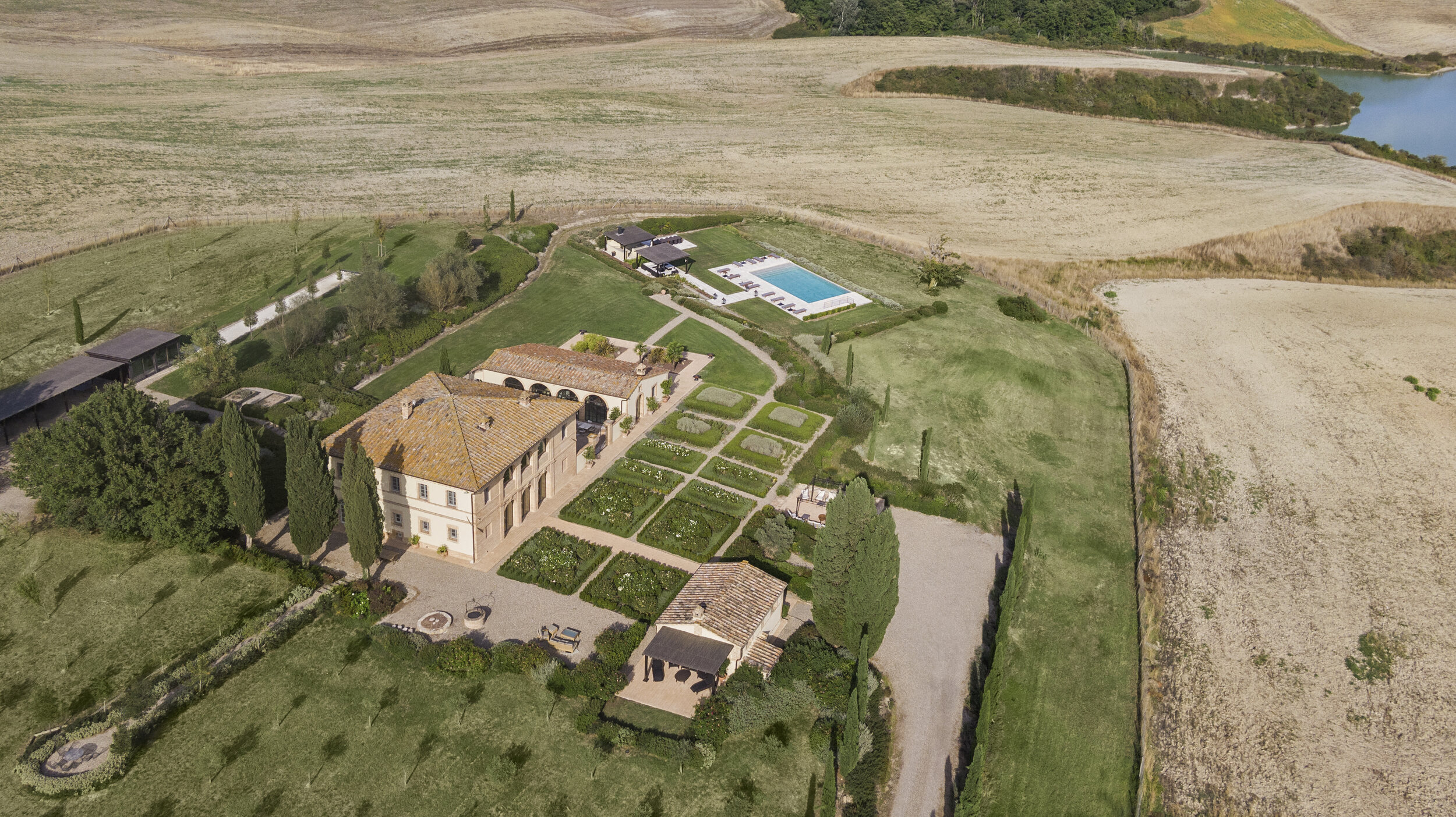 Francis York Contemporary Villa and Compound in Tuscany 5.jpg