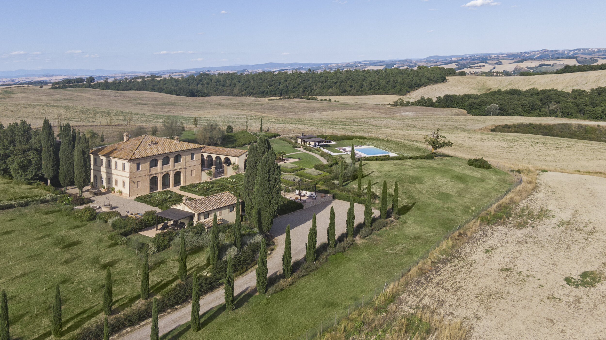 Francis York Contemporary Villa and Compound in Tuscany 4.jpg