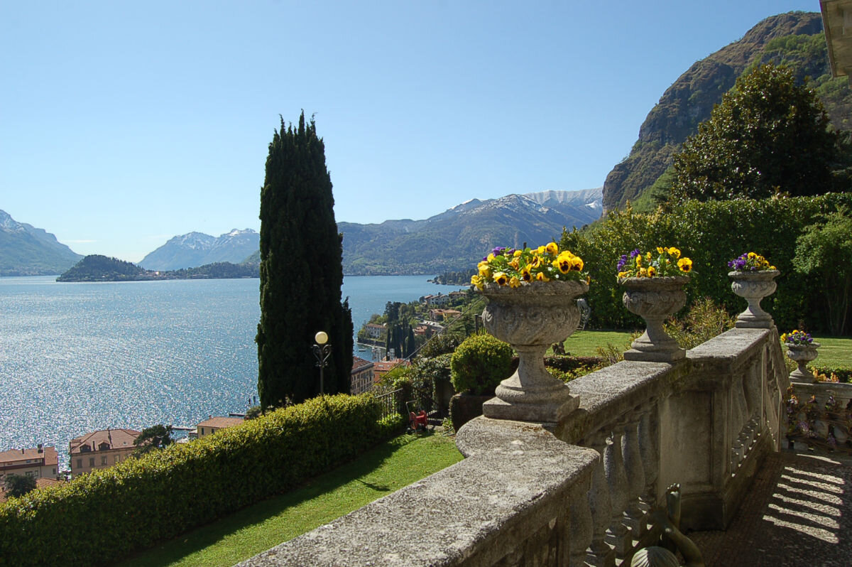 Francis York Lake Como Villa in Menaggio With Panoramic Views 17.jpg