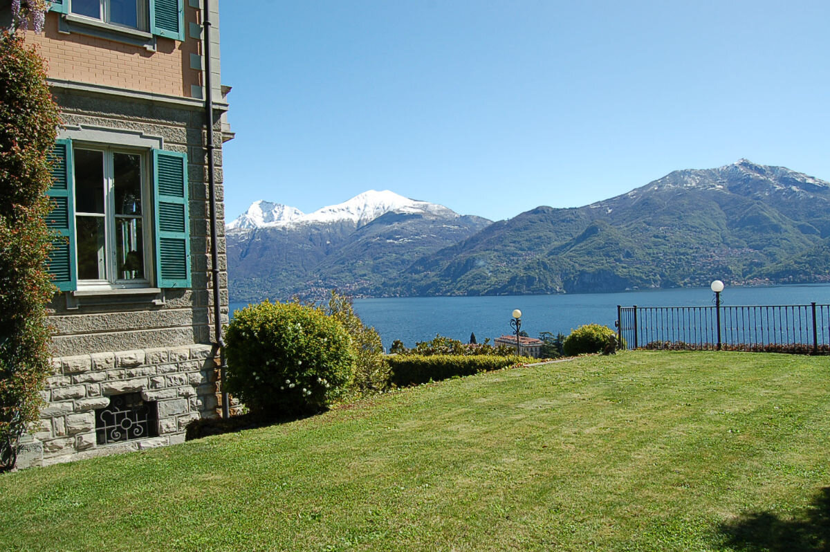 Francis York Lake Como Villa in Menaggio With Panoramic Views 11.jpg