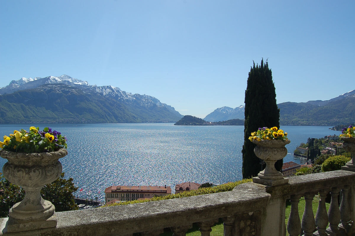 Francis York Lake Como Villa in Menaggio With Panoramic Views 24.jpg