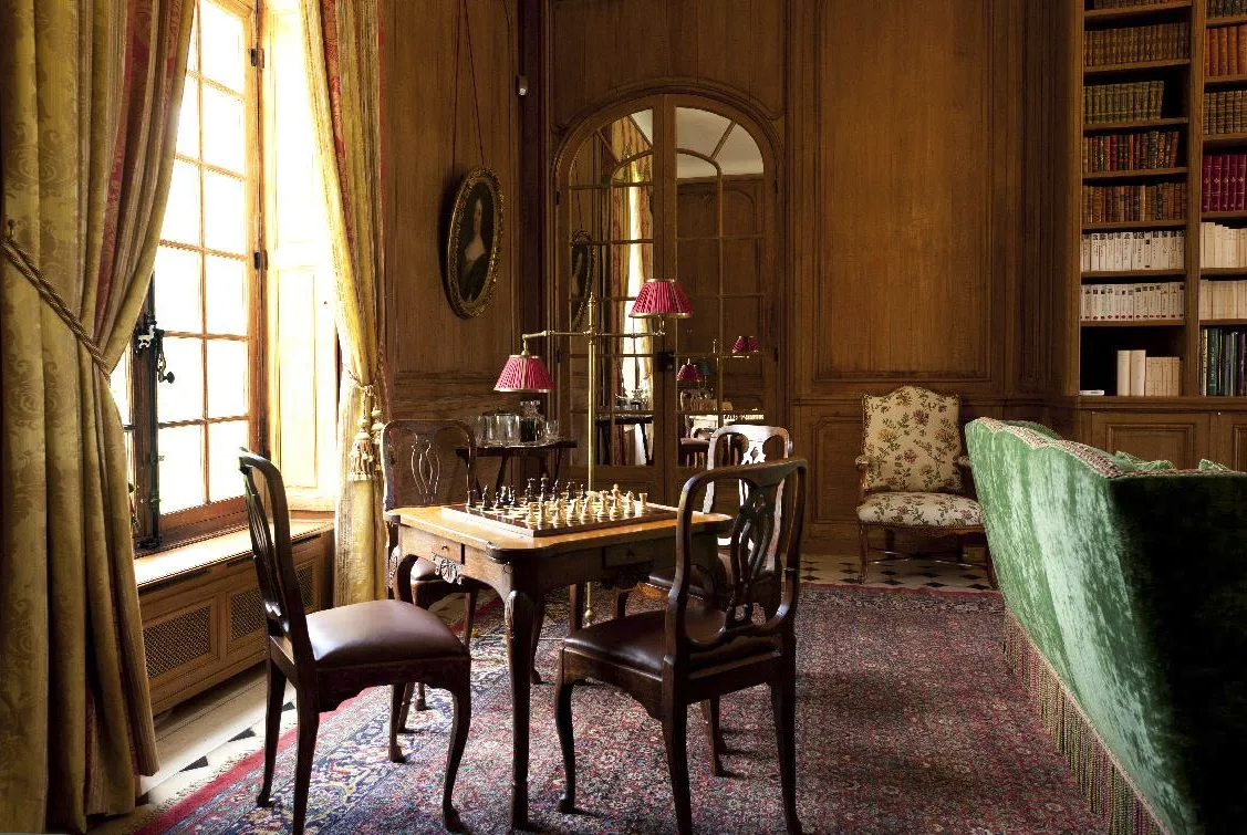 Francis York Elegantly Restored Chateau in Fontainebleau 10.png