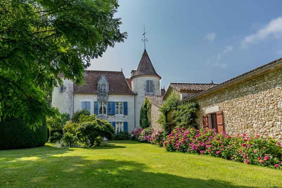 Francis York Charming Period Chateau in the Dordogne 13.jpeg