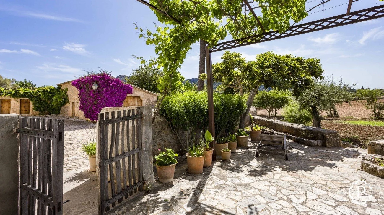Francis York Magnificent Country Estate in Mallorca 12.jpeg