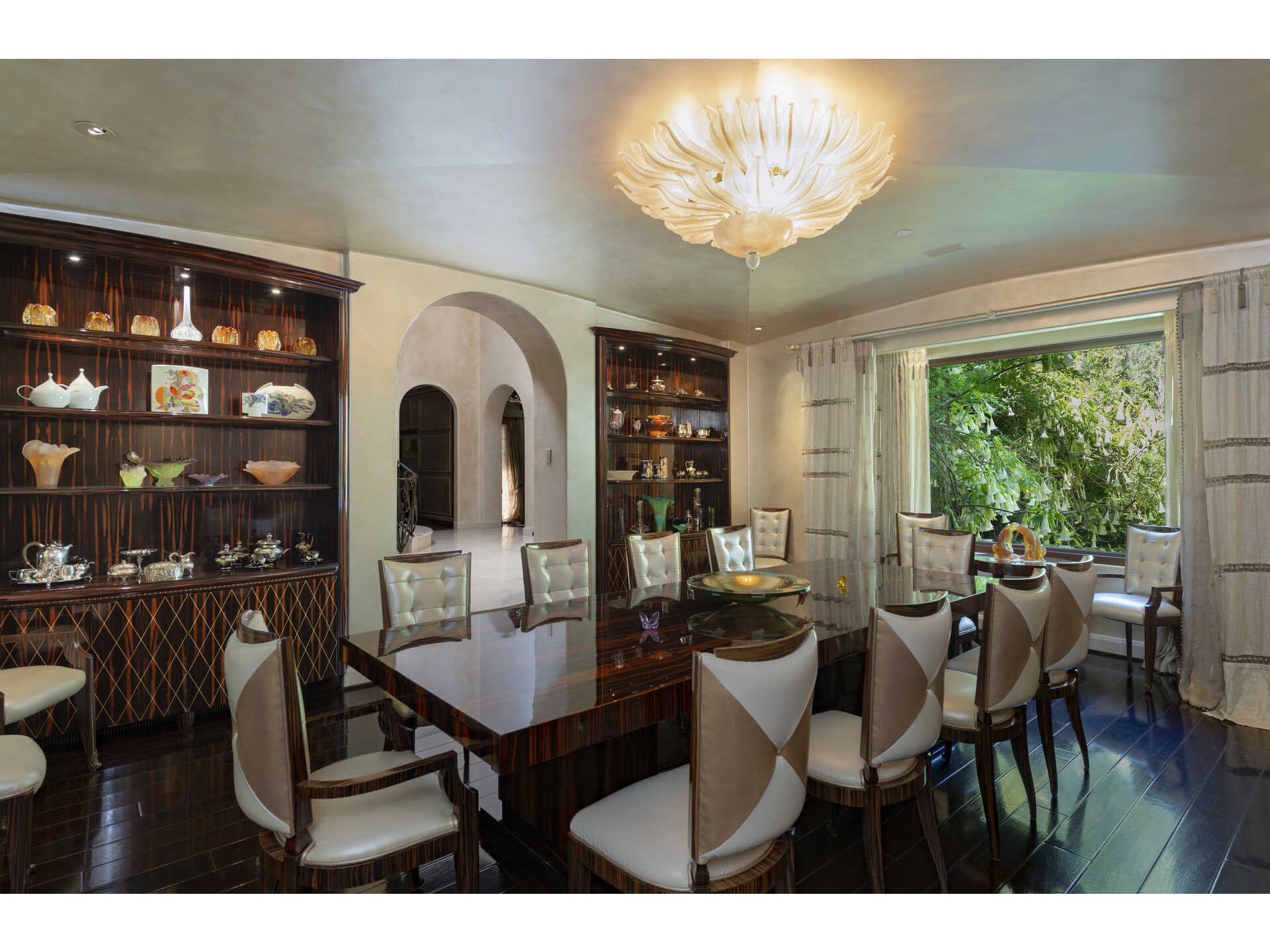 Francis York European-Style Villa in the Heart of Beverly Hills 3.jpg