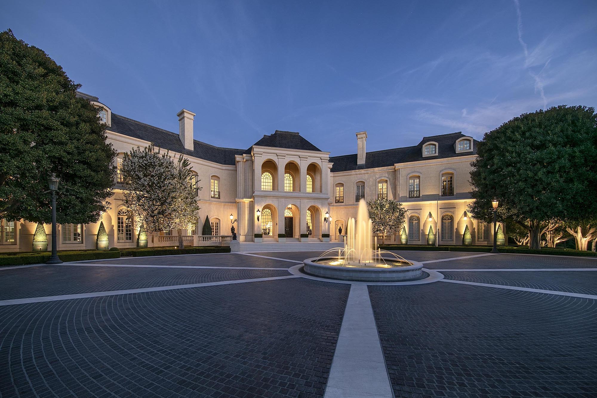 Francis York The 'Spelling Manor' is Back on the Market for $165M 1.jpg