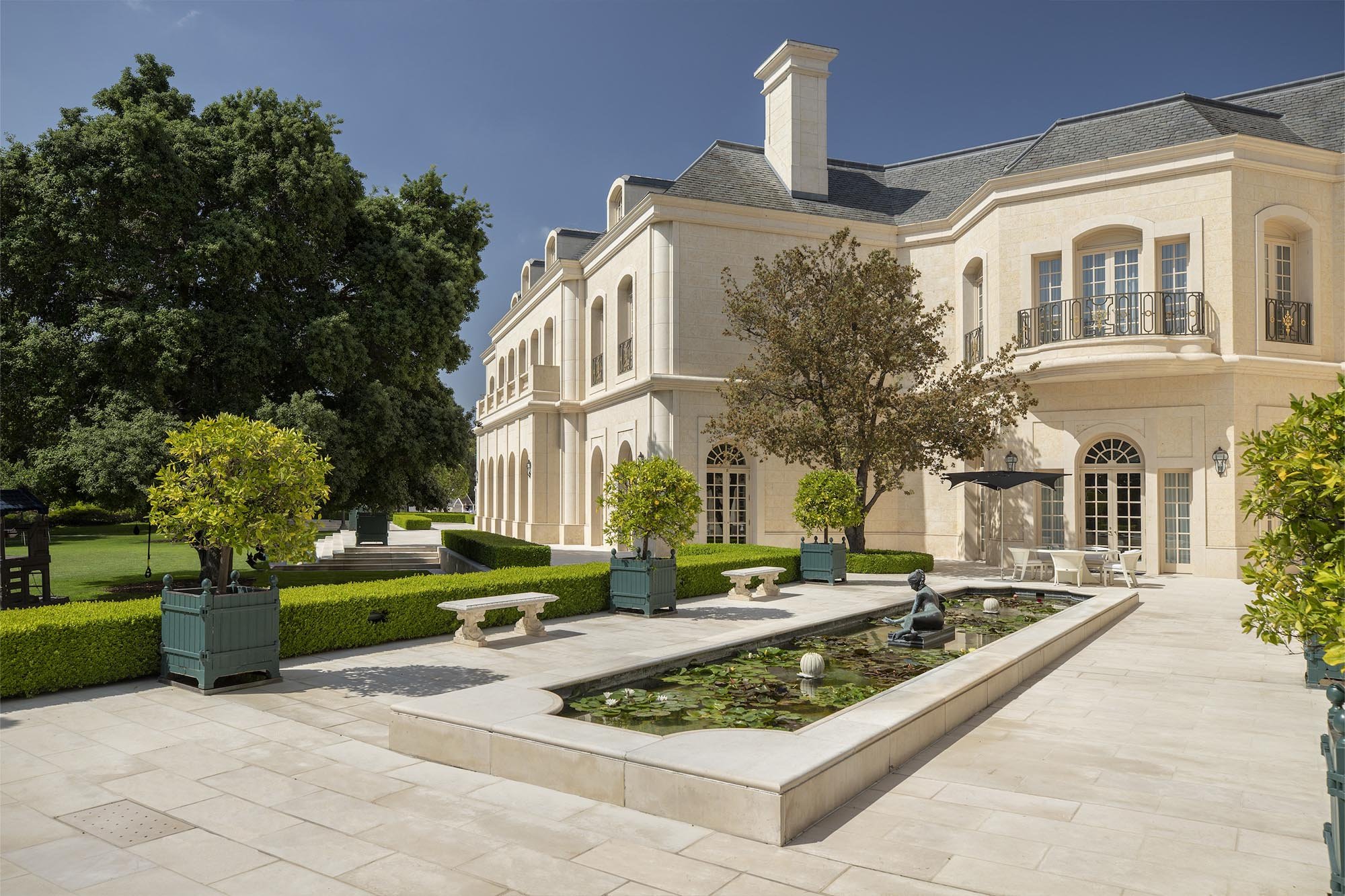 Francis York The 'Spelling Manor' is Back on the Market for $165M 6.jpg