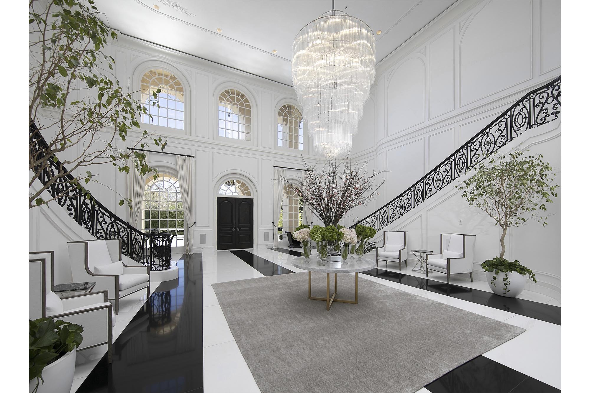 Francis York The 'Spelling Manor' is Back on the Market for $165M 9.jpg