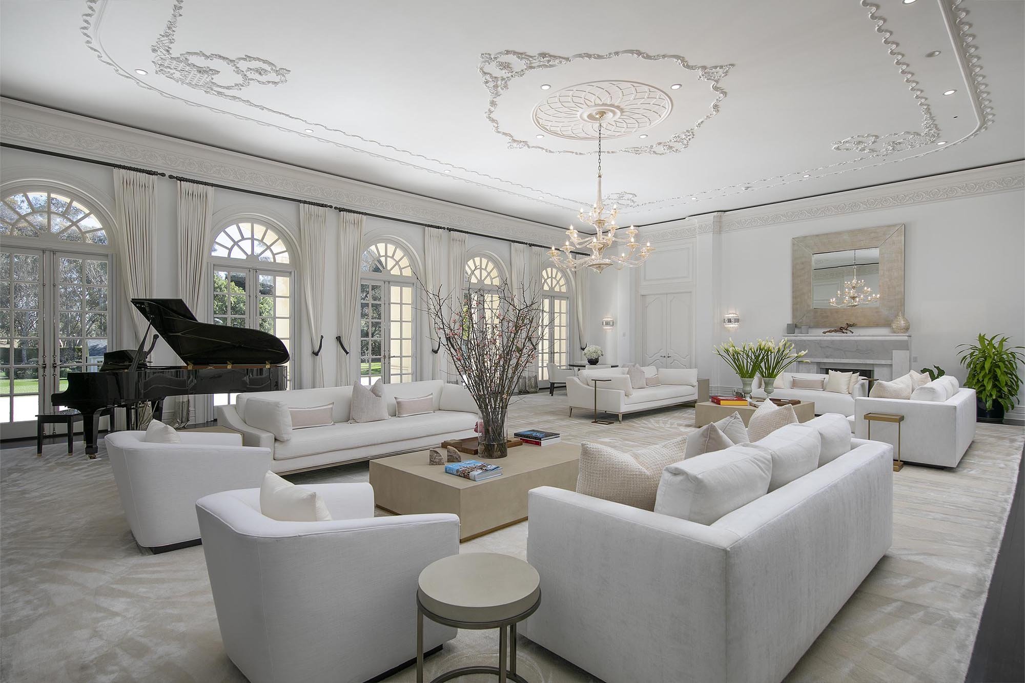 Francis York The 'Spelling Manor' is Back on the Market for $165M 10.jpg