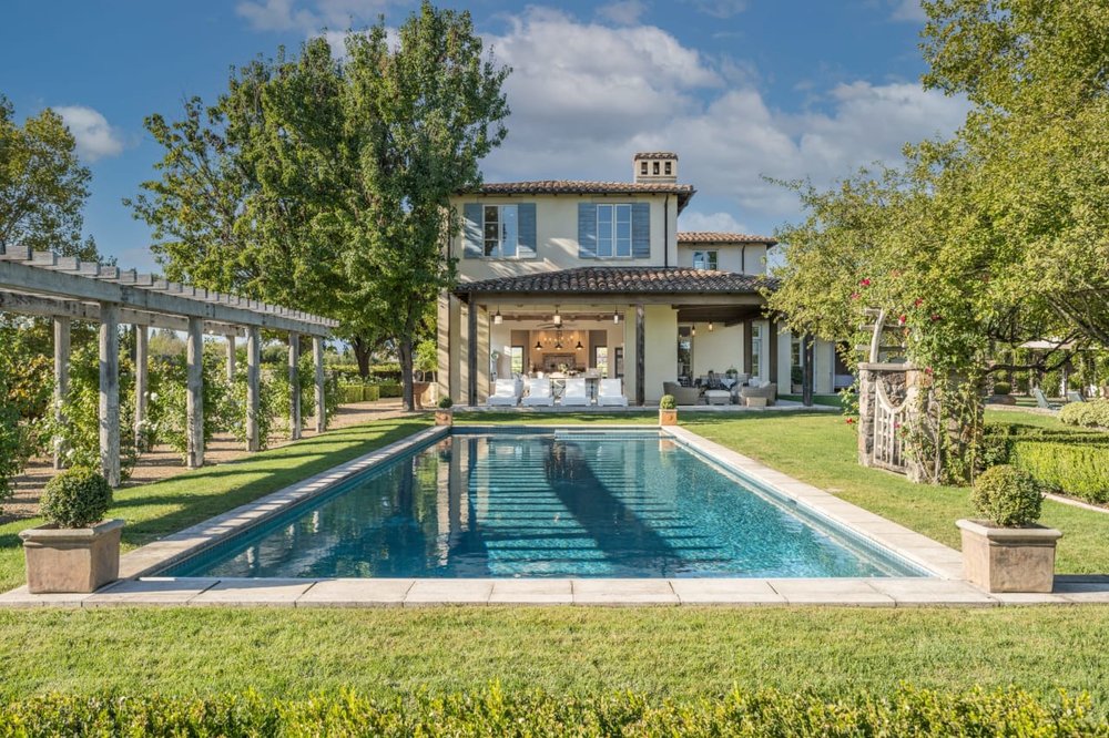 Francis YorkProvençal-Style Estate in Napa Valley Available for Rent 37.jpeg